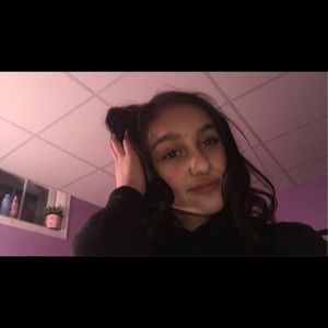 Meet your Posher, Aprillia